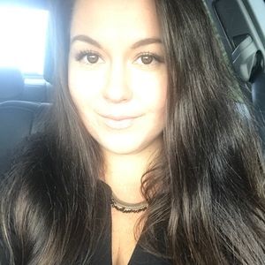 Meet your Posher}} Renée